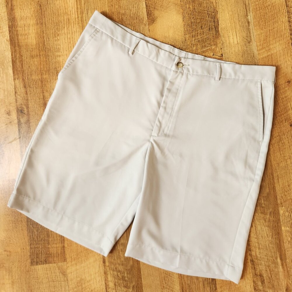 Greg Norman Flat Front Golf Shorts Size 40